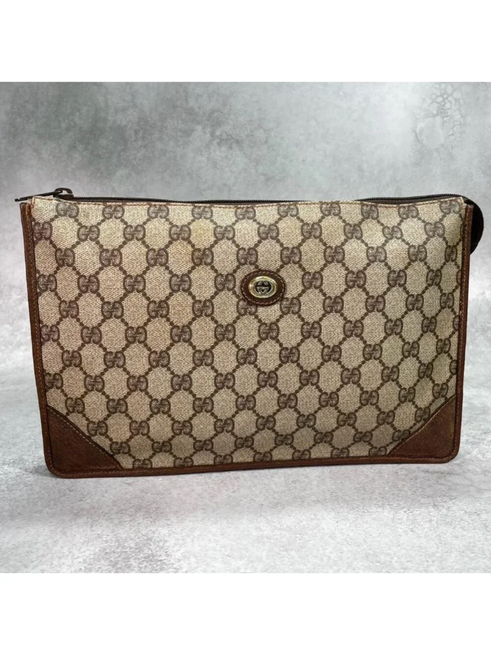 Gucci GG Clutch Brown Leather Logo Gold
